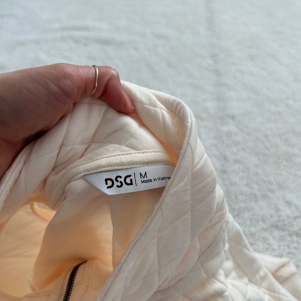 DSG Women's Cream Quilted 1/2 Zip Pullover Sz M Classic Athleisure Sporty Casual - Picture 7 of 7
